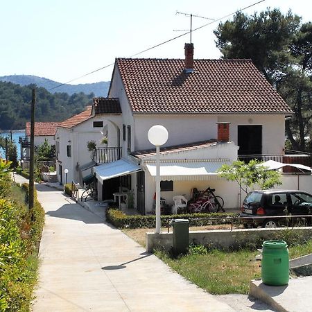 Apartments By The Sea Brgulje, Molat - 6241 Kültér fotó