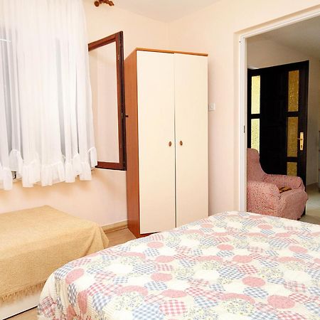 Apartments By The Sea Brgulje, Molat - 6241 Szoba fotó