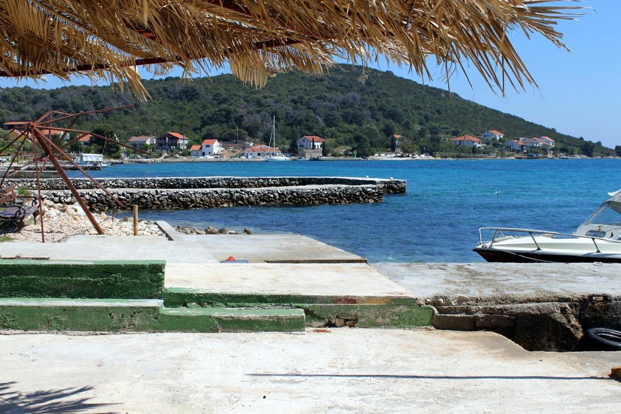 Apartments By The Sea Brgulje, Molat - 6241 Kültér fotó