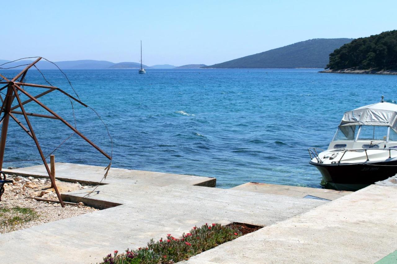 Apartments By The Sea Brgulje, Molat - 6241 Kültér fotó